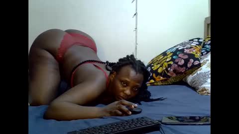 Snapshot of sexylinaa_ chatting on December 16, 10:45 pm Sexylina online show from December 16, 10:45 pm