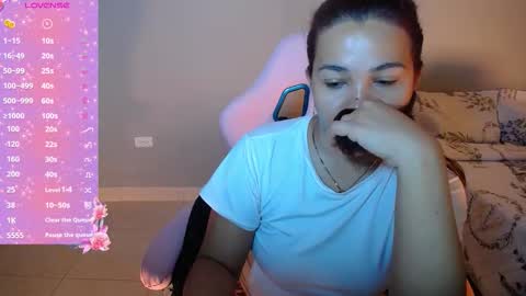 Snapshot of sexyloba_ chatting on October 22, 10:09 am sexyloba independent model online show from October 22, 10:09 am