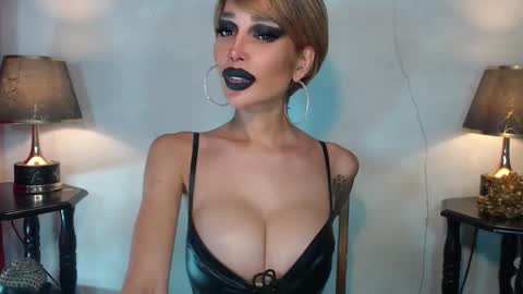 Queen Sofia online show from May 4, 4:05 am