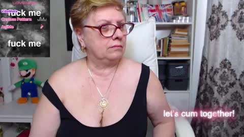 Snapshot of sexylynette4u chatting on February 20, 10:48 am sexylynette4u online show from February 20, 10:48 am
