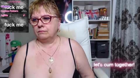 Snapshot of sexylynette4u chatting on February 2, 10:46 am sexylynette4u online show from February 2, 10:46 am