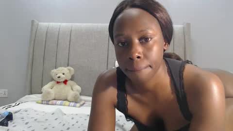 sexymonalisa1 online show from February 5, 5:21 pm