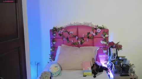 Snapshot of sexynaf chatting on October 27, 7:19 pm N A F online show from October 27, 7:19 pm