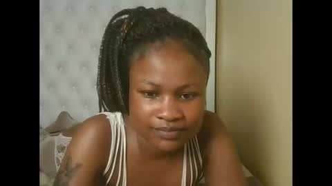 Snapshot of sexyqueenivy chatting on October 20, 10:02 pm queenivy online show from October 20, 10:02 pm