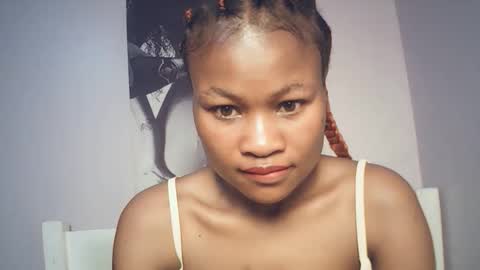 queenivy online show from December 23, 2:15 am