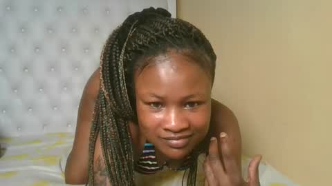 Snapshot of sexyqueenivy chatting on October 24, 1:01 am queenivy online show from October 24, 1:01 am