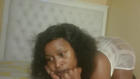 Snapshot of sexyqueenivy chatting on October 10, 7:08 pm queenivy online show from October 10, 7:08 pm