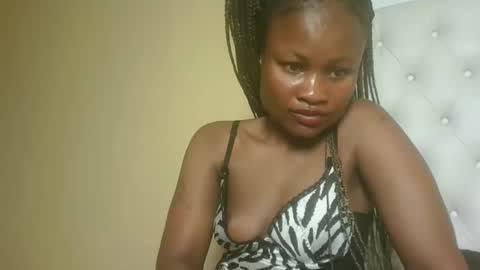 Snapshot of sexyqueenivy chatting on September 28, 12:50 am queenivy online show from September 28, 12:50 am