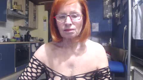 Silvie online show from December 10, 2:39 pm