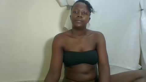 Snapshot of sexysleeky chatting on March 1, 2:48 am PAULINE online show from March 1, 2:48 am