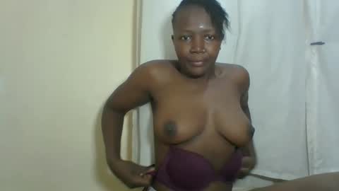 Snapshot of sexysleeky chatting on February 16, 10:32 pm PAULINE online show from February 16, 10:32 pm