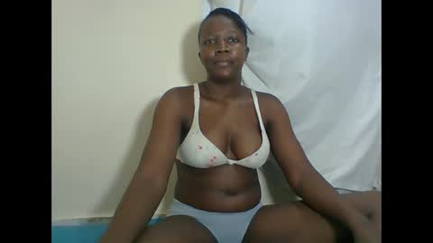 Snapshot of sexysleeky chatting on March 10, 12:18 am PAULINE online show from March 10, 12:18 am