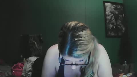 Snapshot of sexystripper69 chatting on February 25, 2:25 am sexystripper69 online show from February 25, 2:25 am