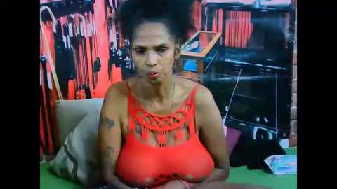 Snapshot of sexyva4u2luv chatting on March 10, 6:01 pm sexyva4u2luv online show from March 10, 6:01 pm