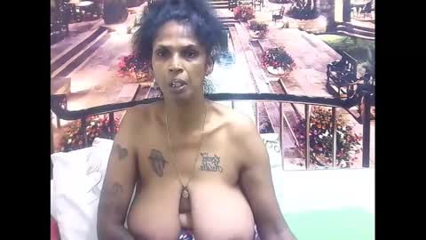 Snapshot of sexyva4u2luv chatting on March 9, 6:28 am sexyva4u2luv online show from March 9, 6:28 am