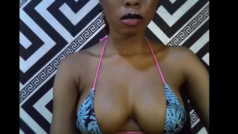Snapshot of sezy_petite chatting on September 10, 7:36 pm Wealth online show from September 10, 7:36 pm