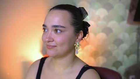 Lily  online show from December 19, 2:09 pm