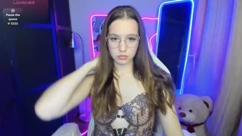 Snapshot of shalinamontana chatting on September 22, 4:16 pm Vivian online show from September 22, 4:16 pm