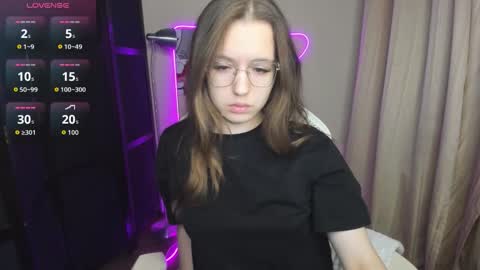 Snapshot of shalinamontana chatting on September 30, 3:17 pm Vivian online show from September 30, 3:17 pm