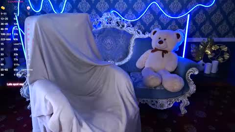 Snapshot of shame_lesss chatting on October 5, 6:18 am Lessi online show from October 5, 6:18 am