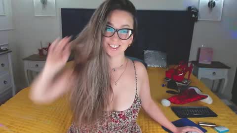 Svetlana ...........help me get 100 reactions before the end of the year Thumb up if you like me I appreciate it and thank you online show from December 5, 3:15 am