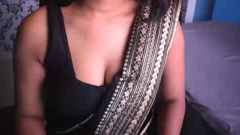 Snapshot of shanaya_indian chatting on March 1, 3:32 am shanaya indian online show from March 1, 3:32 am