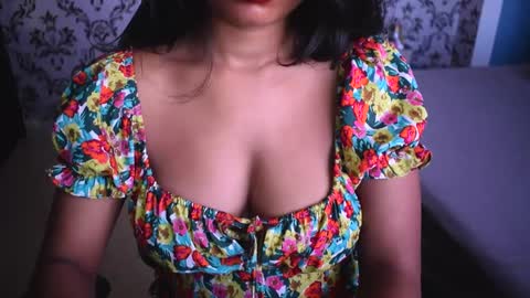 Snapshot of shanaya_indian chatting on December 15, 5:02 am shanaya indian online show from December 15, 5:02 am