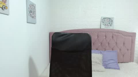 shanelle online show from January 11, 3:02 am