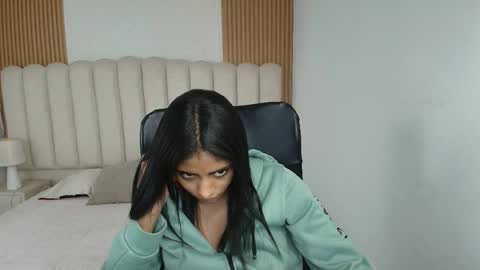 shanelle online show from March 31, 3:06 am