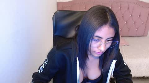 shanelle online show from January 29, 3:01 am