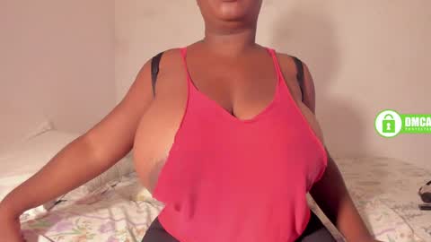Snapshot of shaniblack chatting on January 22, 11:53 pm Danna online show from January 22, 11:53 pm