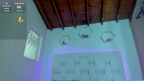 Shana online show from November 18, 3:02 pm