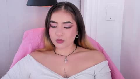 Snapshot of shanntal__ chatting on October 4, 8:24 pm Shanntal  online show from October 4, 8:24 pm