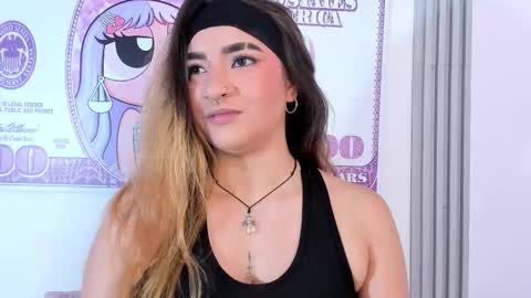 Snapshot of shanntal__ chatting on October 18, 3:59 pm Shanntal  online show from October 18, 3:59 pm