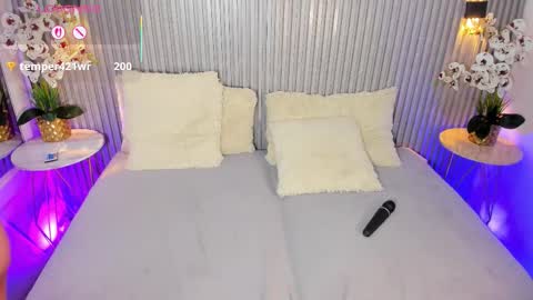 Snapshot of shanonclark chatting on October 17, 7:39 pm SHANON online show from October 17, 7:39 pm