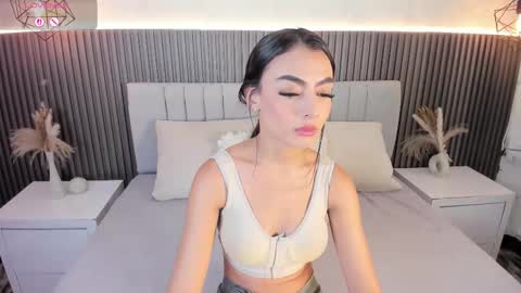 Snapshot of shanonclark chatting on September 19, 7:24 pm SHANON online show from September 19, 7:24 pm