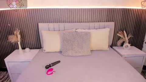 Snapshot of shanonclark chatting on September 22, 7:23 pm SHANON online show from September 22, 7:23 pm