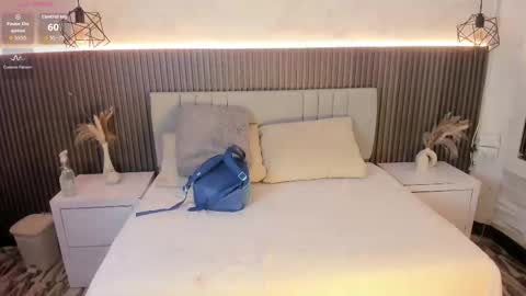 Snapshot of shanonclark chatting on October 7, 7:07 pm SHANON online show from October 7, 7:07 pm