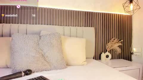 Snapshot of shanonclark chatting on October 16, 7:38 pm SHANON online show from October 16, 7:38 pm