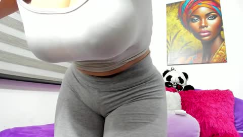 Snapshot of shantall_8 chatting on March 9, 8:40 am karol online show from March 9, 8:40 am