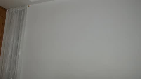 Snapshot of sharickleon11 chatting on December 19, 12:34 am sharickleon11 online show from December 19, 12:34 am