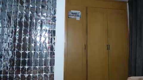 Snapshot of sharickleon11 chatting on September 25, 2:43 am sharickleon11 online show from September 25, 2:43 am