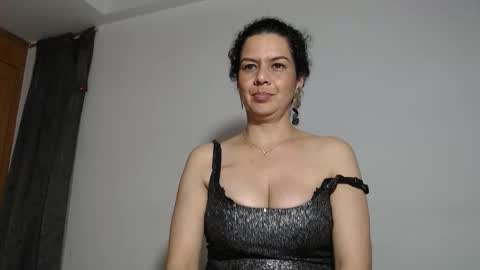 Snapshot of sharickleon11 chatting on October 18, 2:58 am sharickleon11 online show from October 18, 2:58 am