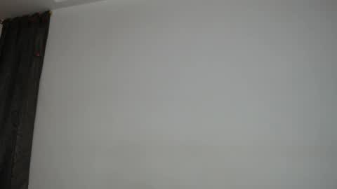 Snapshot of sharickleon11 chatting on October 7, 12:15 am sharickleon11 online show from October 7, 12:15 am