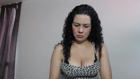 Snapshot of sharickleon11 chatting on February 24, 10:36 pm sharickleon11 online show from February 24, 10:36 pm