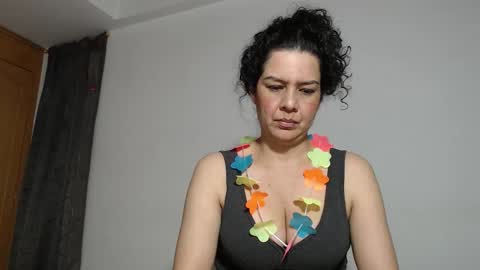 Snapshot of sharickleon11 chatting on October 17, 12:58 am sharickleon11 online show from October 17, 12:58 am