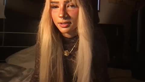 Snapshot of shariisweet chatting on September 18, 8:40 pm shariisweet online show from September 18, 8:40 pm