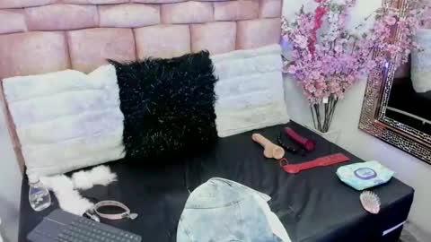 Snapshot of sharik_noa chatting on October 25, 8:37 pm sharik noa online show from October 25, 8:37 pm