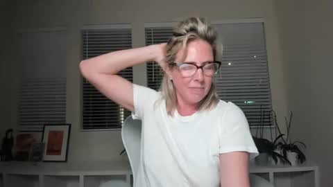 Sharkgirl online show from December 20, 1:03 am