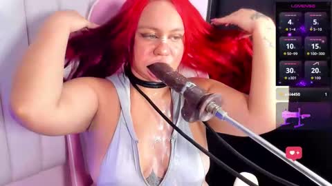 Snapshot of sharlotthe_bigass chatting on October 4, 9:30 pm sharlotthe_bigass online show from October 4, 9:30 pm